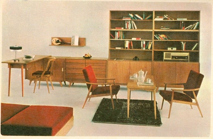 Skříňka U-458 s dveřmi a zásuvkami