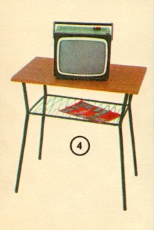 Stolek pod televizi